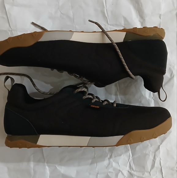 Teva Black and Tan Men's Sneakers New Sz 11.5 - Picture 1 of 11